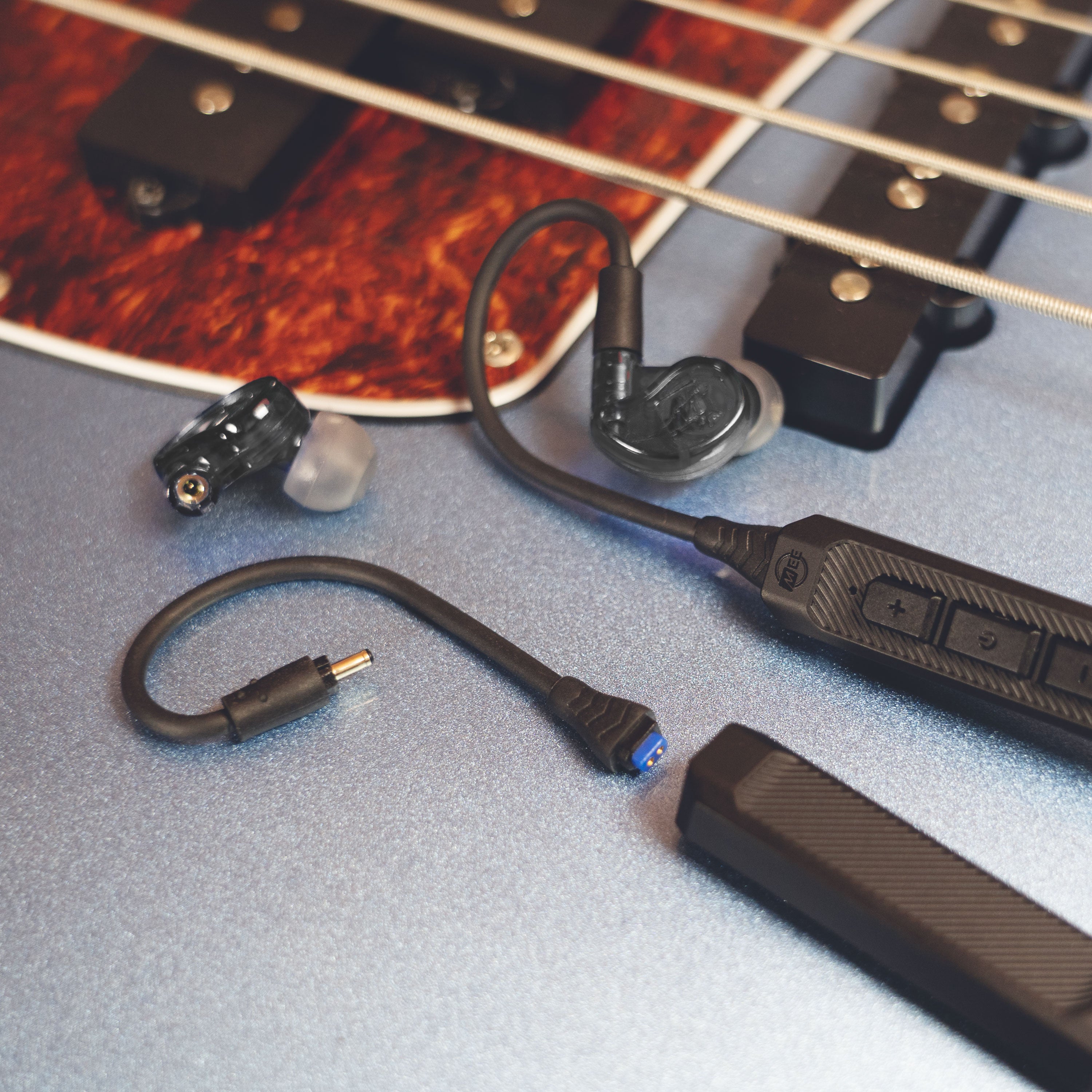 イヤホン mii NEW 2026] M6 PRO Musicians' In-Ear Monitors: Wired + Wireless